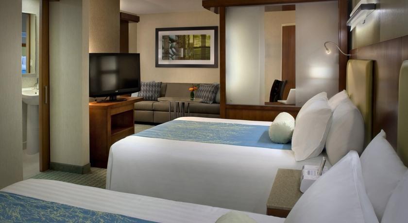 Отель SpringHill Suites Long Island Brookhaven
