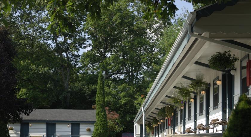 Отель Alpen Acres Motel