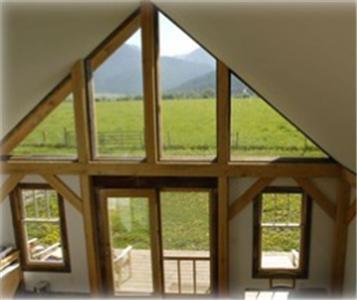 Апартаменты Foothill Farm Cabin