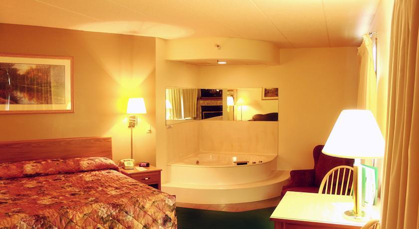 Отель Paynesville Inn & Suites