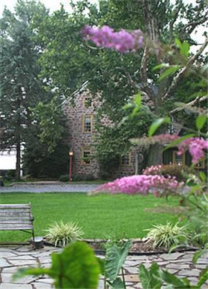 Мини-отель Brownstone Colonial Inn