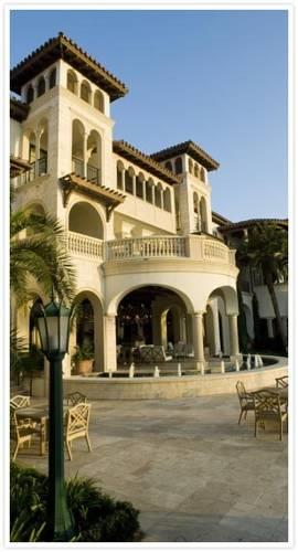 Отель The Cloister