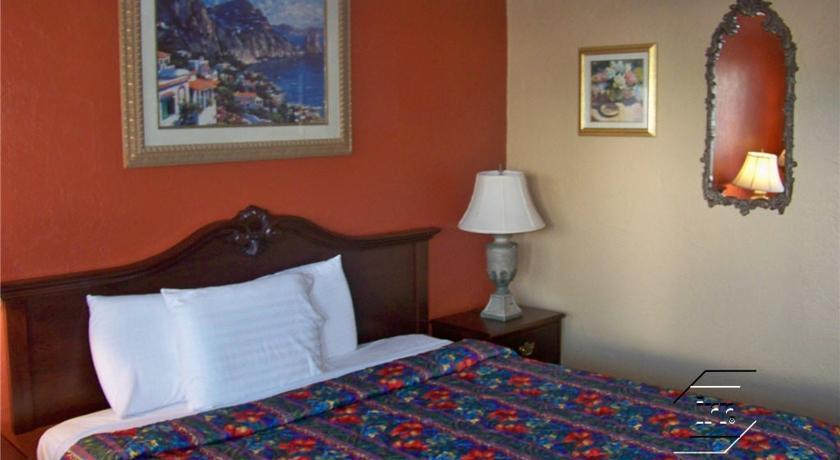 Отель Budget Inn - St. Petersburg