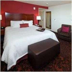 Отель Hampton Inn & Suites Holly Springs