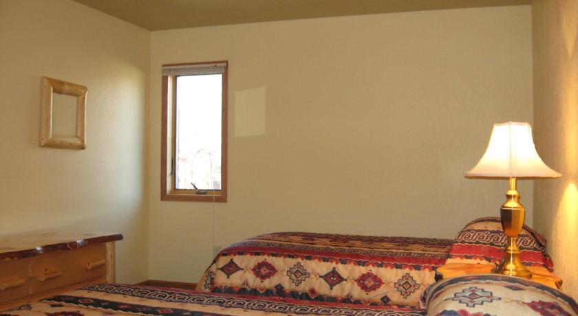 Отель Hiawatha Beach Resort