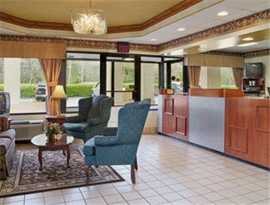 Отель Super 8 West Motel Knoxville