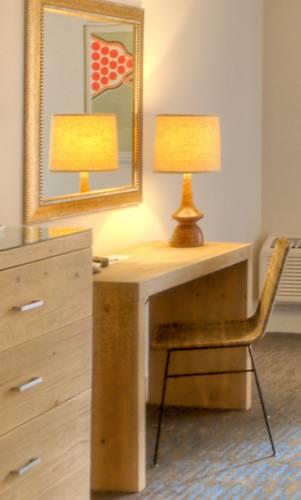 Отель Ashland Hills Hotel & Suites