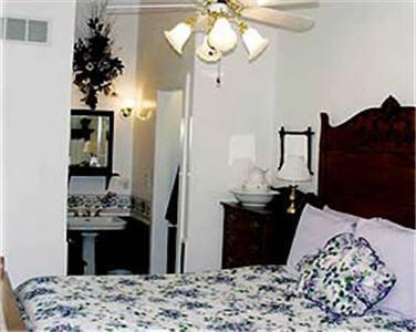 Мини-отель Garden Grove Bed and Breakfast