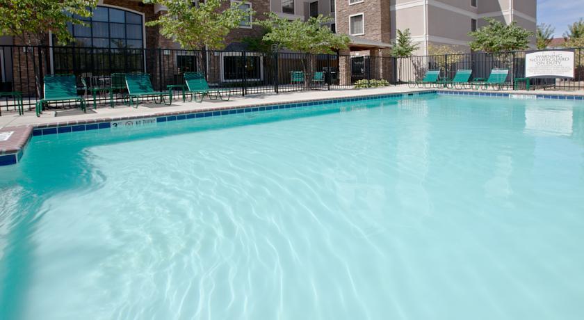 Отель Staybridge Suites Indianapolis-Airport