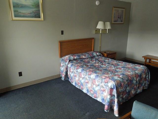 Отель American Inn Hurricane