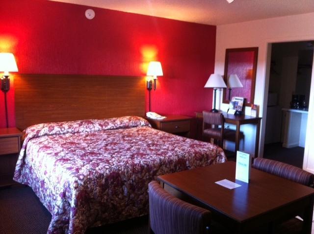 Отель Whitten Inn Expo