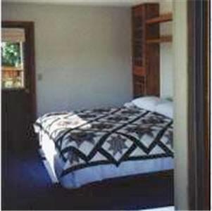 Мини-отель Cedar Springs Bed & Breakfast