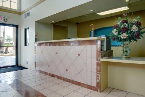 Отель Americas Best Value Inn & Suites-McAllen/Pharr