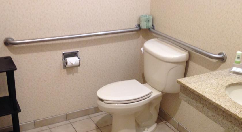 Отель Country Inn and Suites Cooperstown