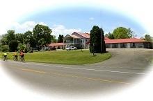 Отель Golden Knight Inn and Suites