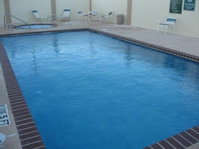 Отель La Quinta Inn Suites Mercedes