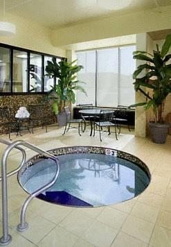 Отель Cedar Rapids Marriott
