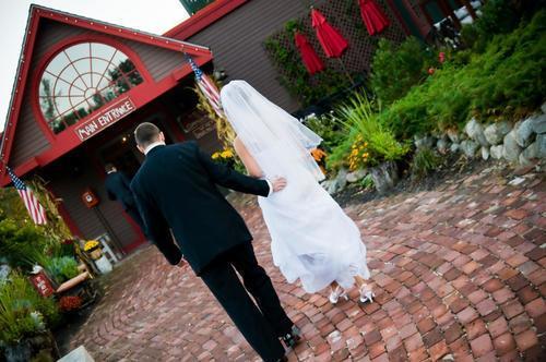 Отель The Common Man Inn & Spa