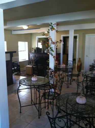 Отель Affordable Inns of Montrose
