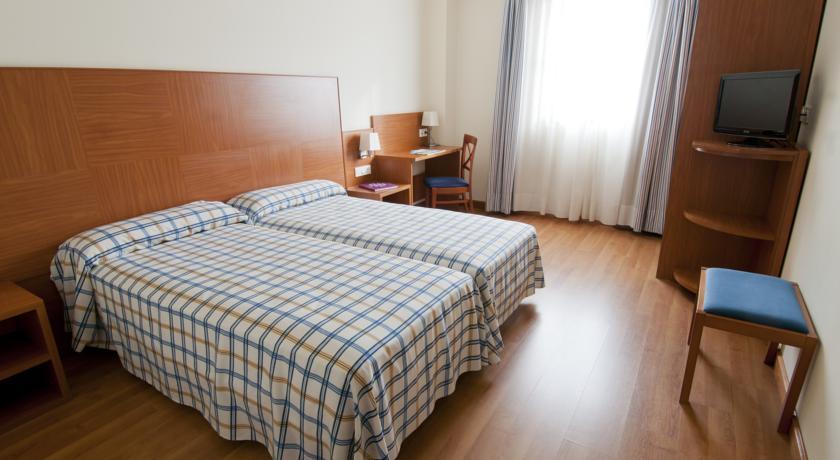 Отель Hotel NR Noain Pamplona