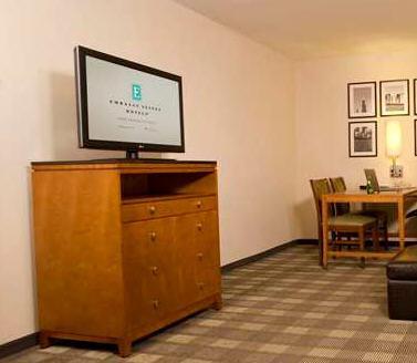Отель Embassy Suites Fayetteville Fort Bragg