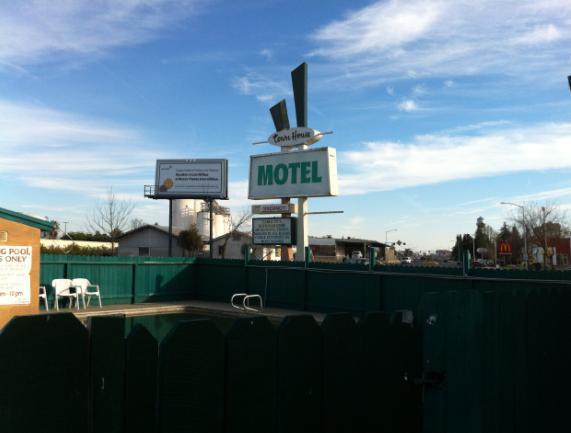 Отель Townhouse Motel
