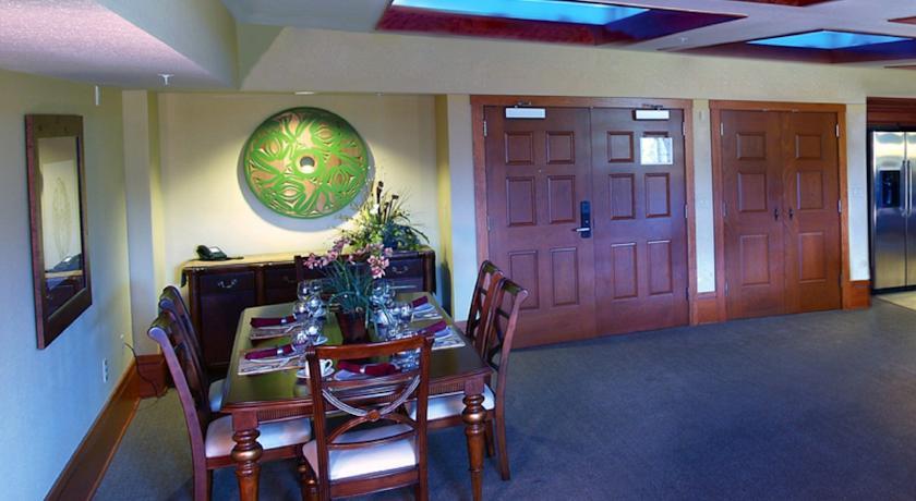 Отель Little Creek Casino Resort