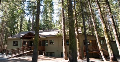 Отель Pinecrest Chalet
