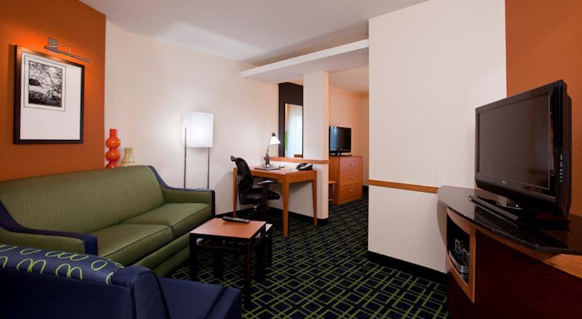 Отель Fairfield Inn & Suites Fort Pierce