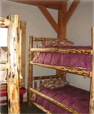 Отель Papa Bear's Cave and Baby Bear's Den