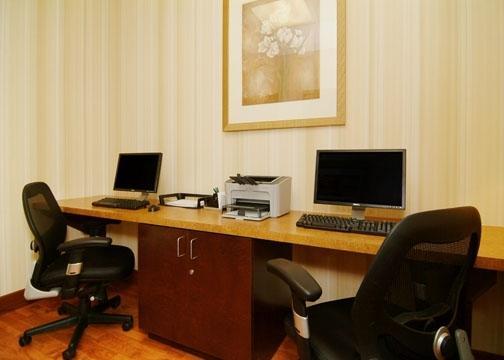 Отель Country Inn & Suites by Carlson, Ontario