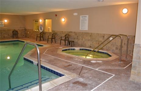 Отель Holiday Inn Express & Suites Northwood