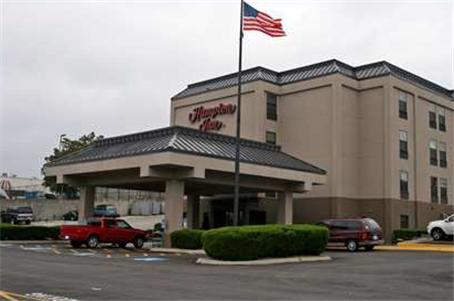 Отель Saint Joseph Hampton Inn