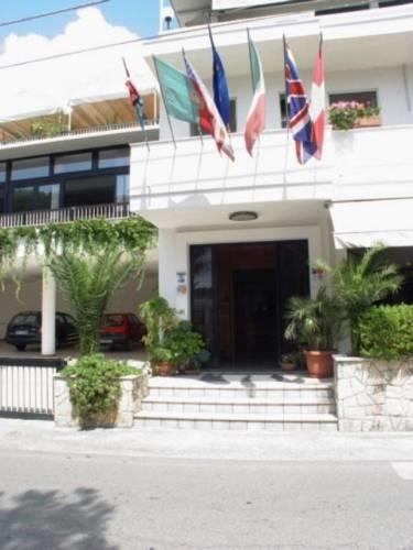 Отель Hotel Degli Ulivi