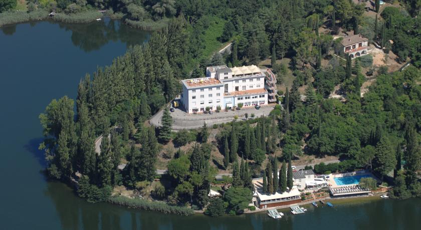 Отель Hotel Del Lago Piediluco