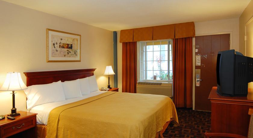 Отель Torch Lite Inn at the Beach Boardwalk