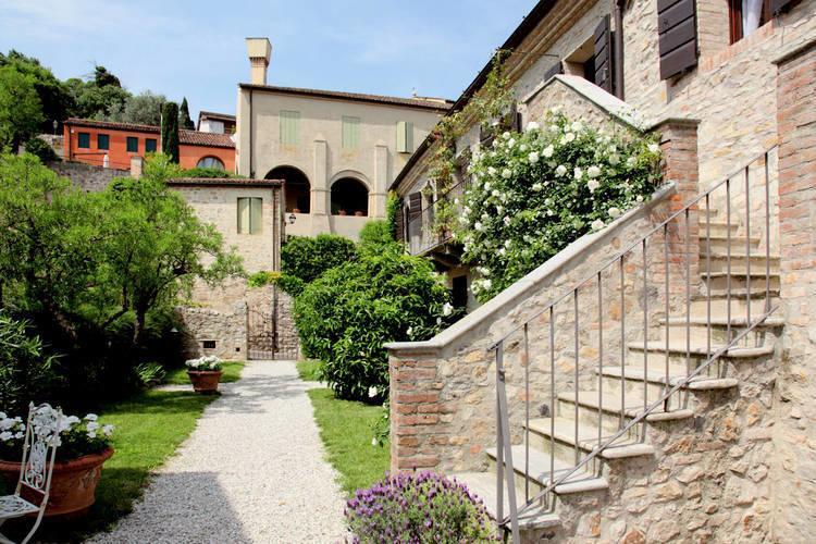 Отель Holiday Home Afrodite Arqua Petrarca