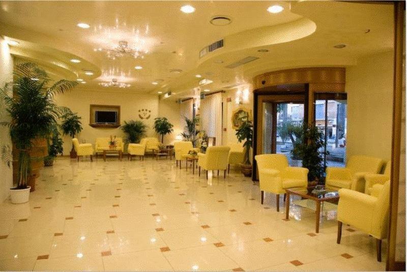 Отель Grand Hotel Victoria