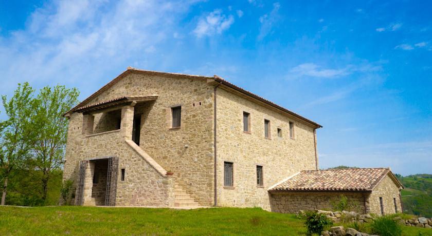 Отель Agriturismo Montelovesco