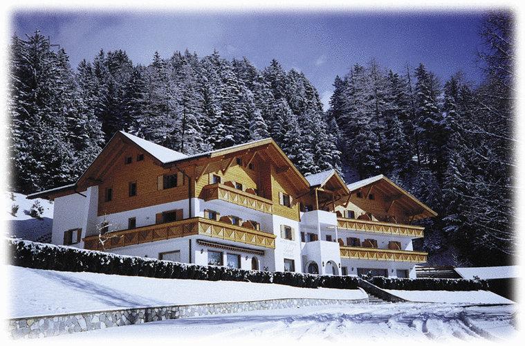 Отель Hotel Larch