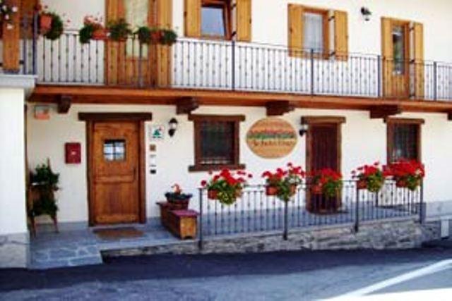 Отель Agriturismo Au Jardin Fleuri