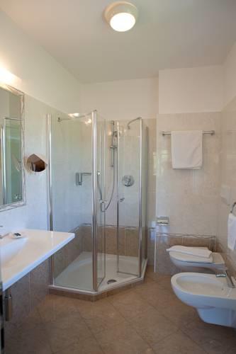 Отель Hotel Girlanerhof