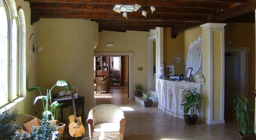 Отель Domus Romulea