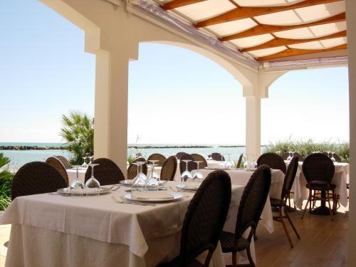 Отель Hotel La Perla