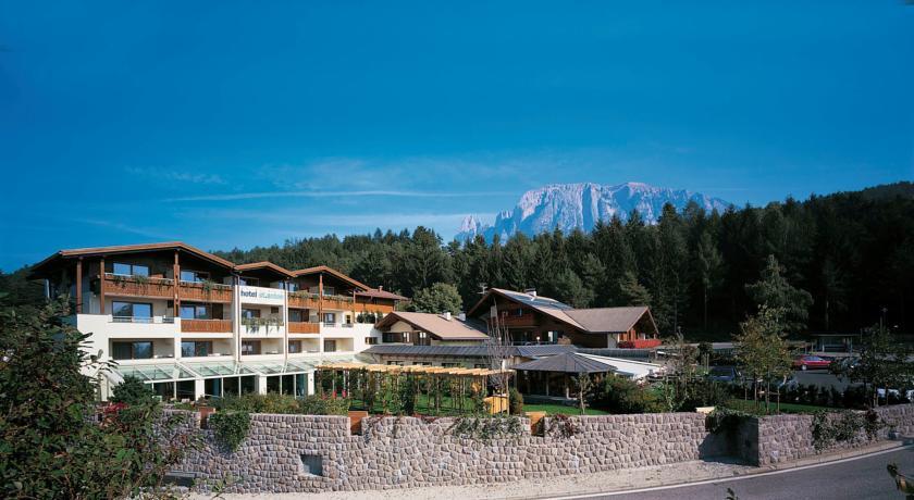 Отель Hotel St. Anton