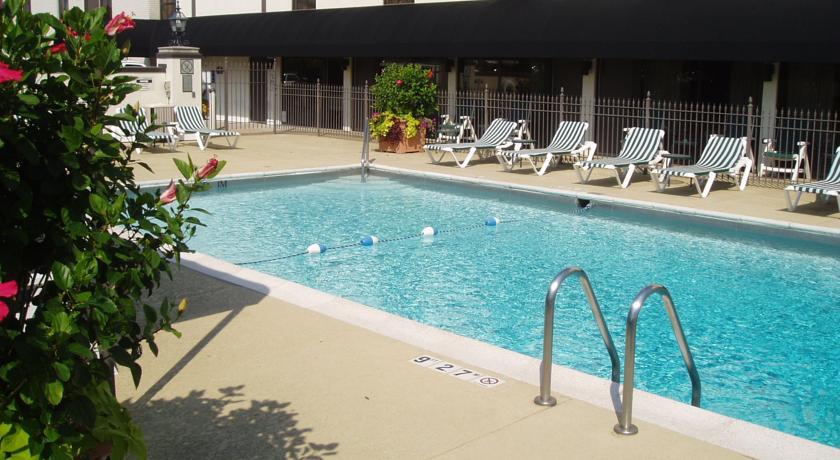 Отель Holiday Inn St Louis Airport
