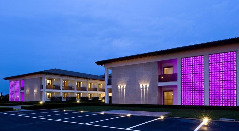 Отель Viola Mhotel