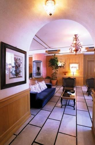 Отель Hotel Capital