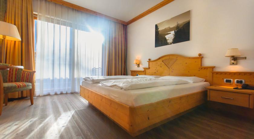 Отель Hotel Alpinum