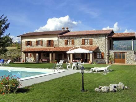 Апартаменты Holiday Home La Fenice Camporgiano